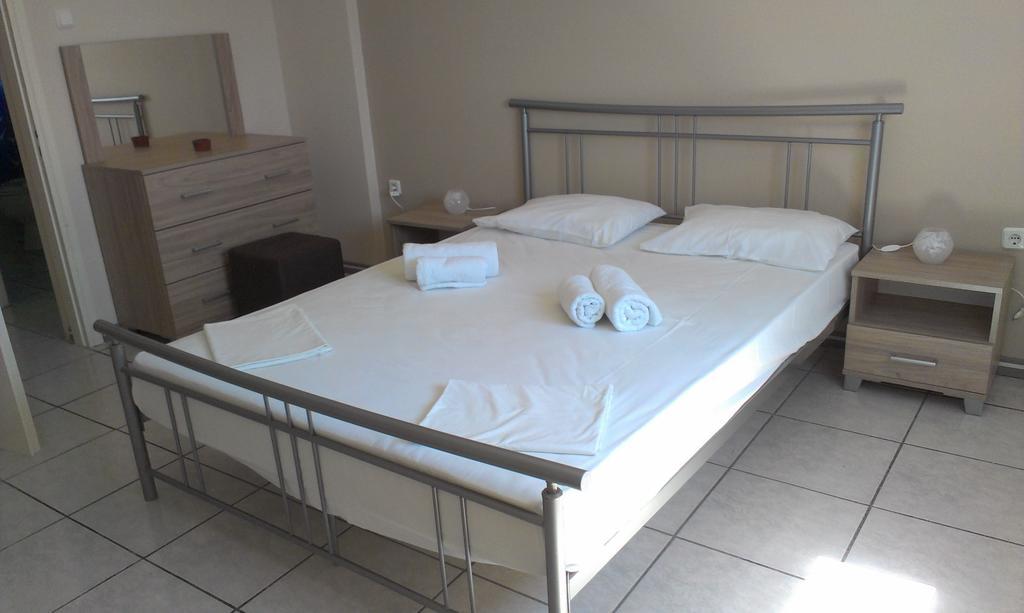 Iro Apartments Paralia Agias Foteinis Номер фото
